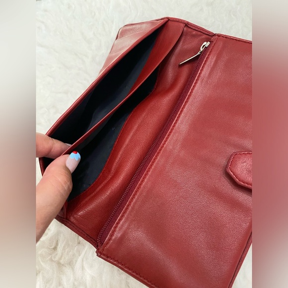 Loewe Anagram Embossed Wallet Red - Picture 6 of 15